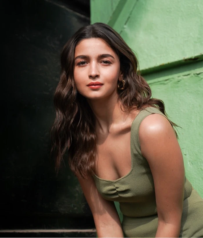 Alia Bhatt — Celebrities Celebrity