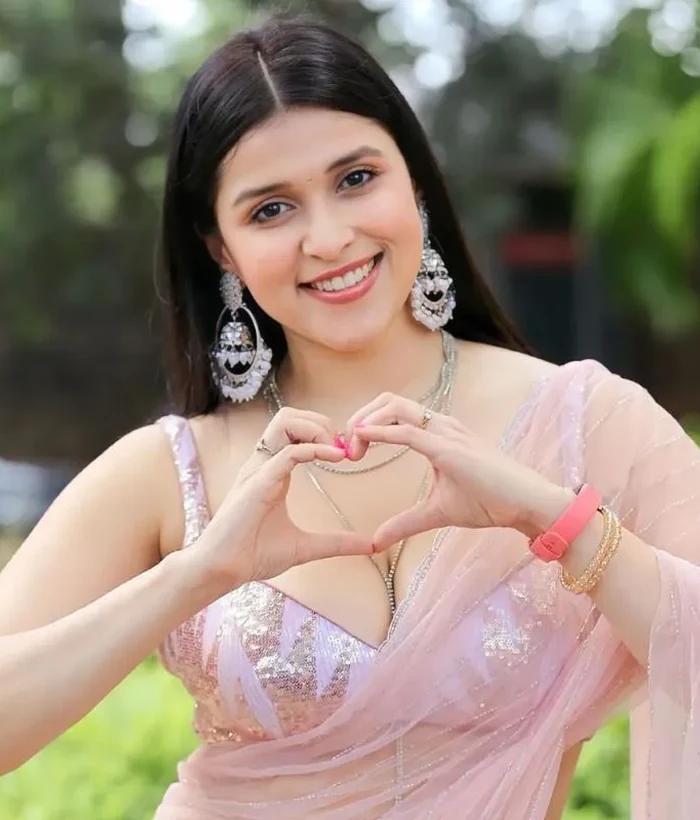 Mannara Chopra — Celebrities Celebrity