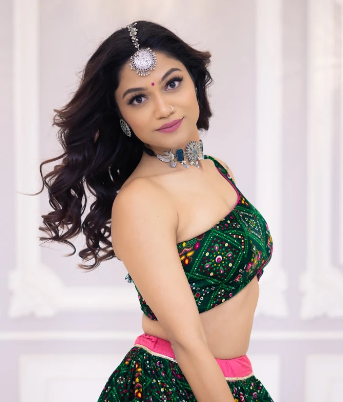 Sonali Bhadauria — Art & Culture Influencer